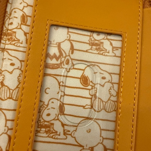 Loungefly PEANUTS Charlie Brown and Snoopy Sunset Happiness Wallet - Picture 4 of 4